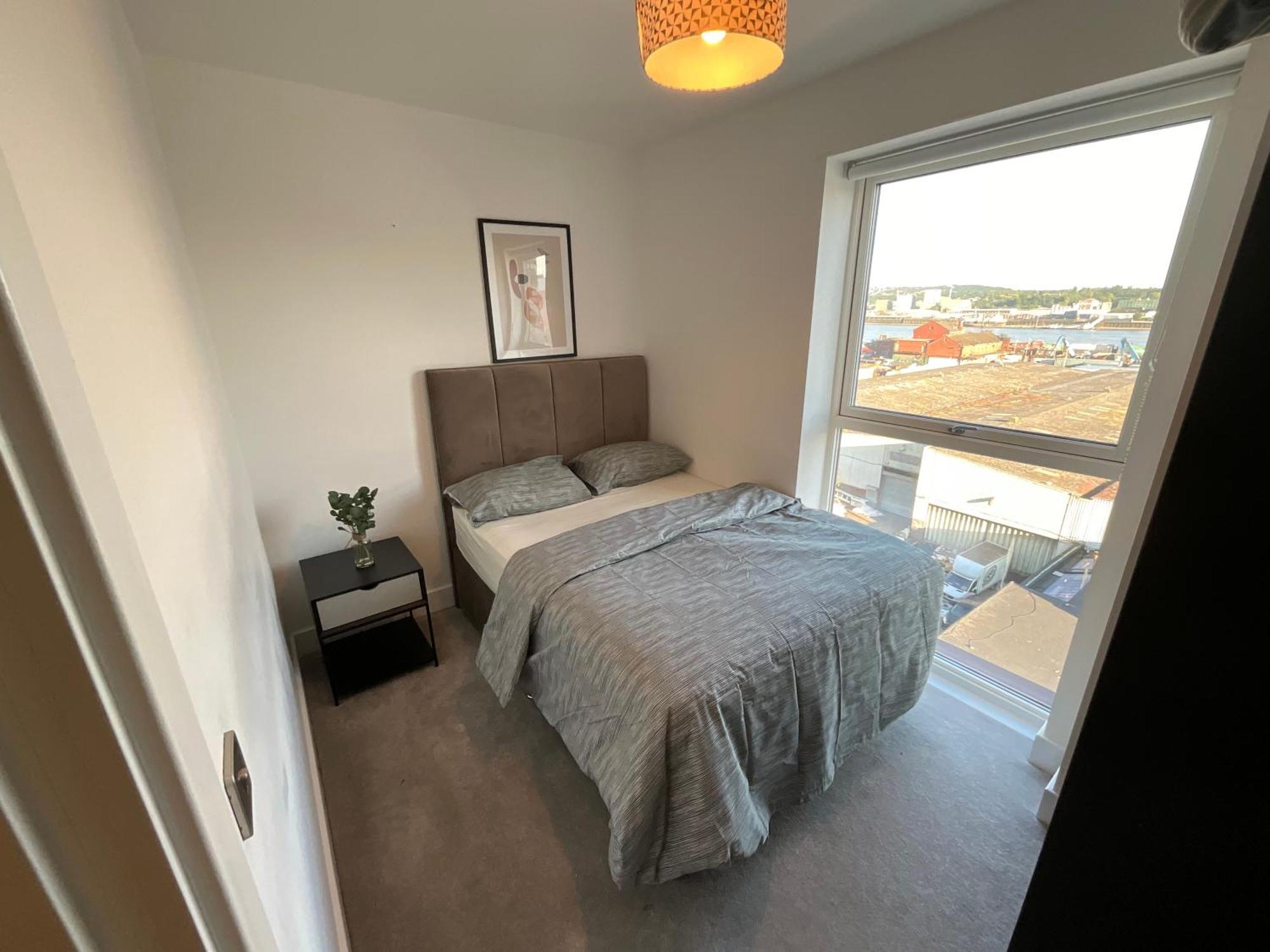 Deluxe Double Bed In Shared Apt Near Canary Wharf, City Airport & O2 Arena With Thames View London Eksteriør billede