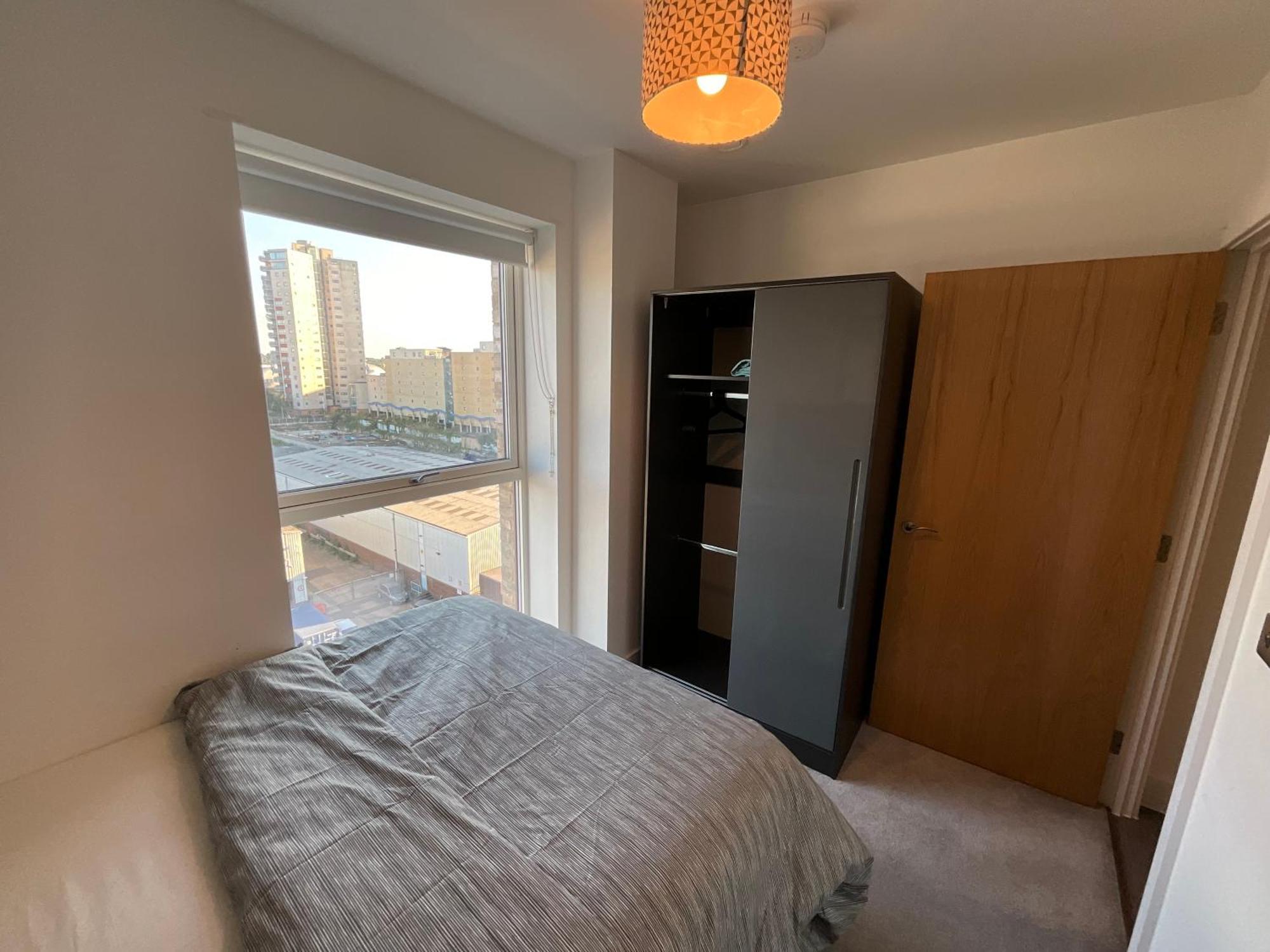 Deluxe Double Bed In Shared Apt Near Canary Wharf, City Airport & O2 Arena With Thames View London Eksteriør billede