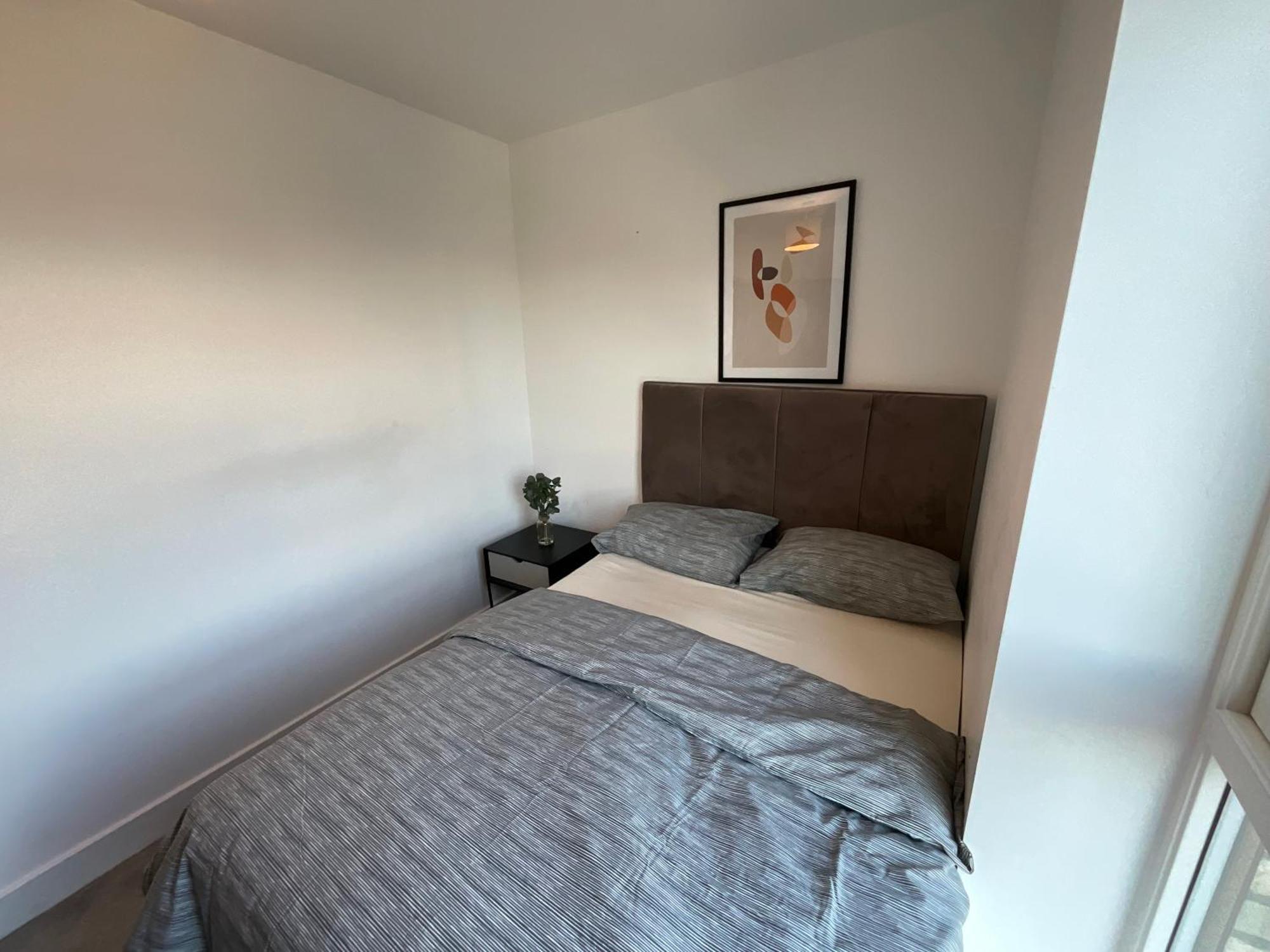 Deluxe Double Bed In Shared Apt Near Canary Wharf, City Airport & O2 Arena With Thames View London Eksteriør billede