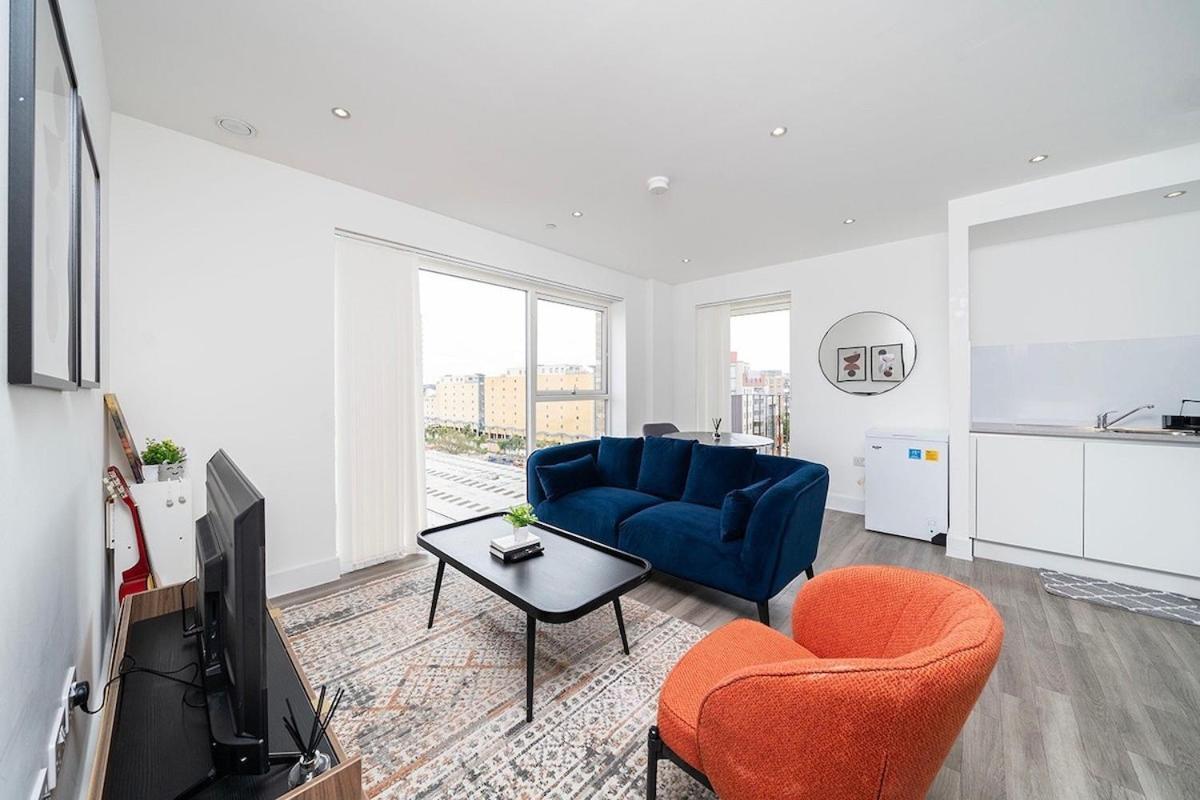 Deluxe Double Bed In Shared Apt Near Canary Wharf, City Airport & O2 Arena With Thames View London Eksteriør billede